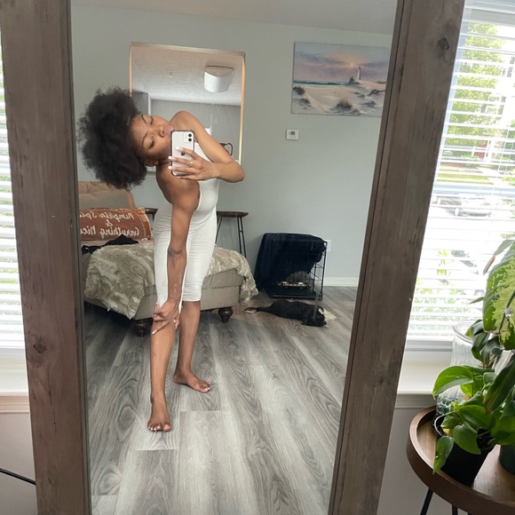 Cream Sleeveless Bodysuit - Picture 9 of 11